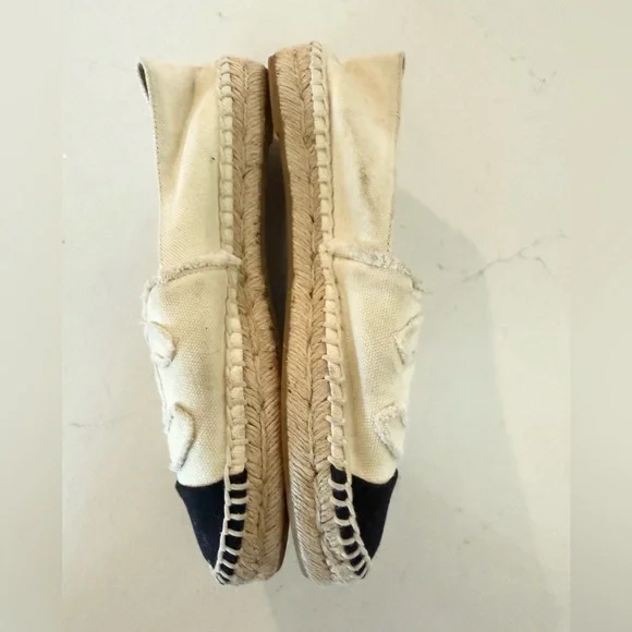 Chanel Espadrille CC Ballerina Canvas Linen Flats
Size 37 uS6/6.5 - Picture 2 of 5